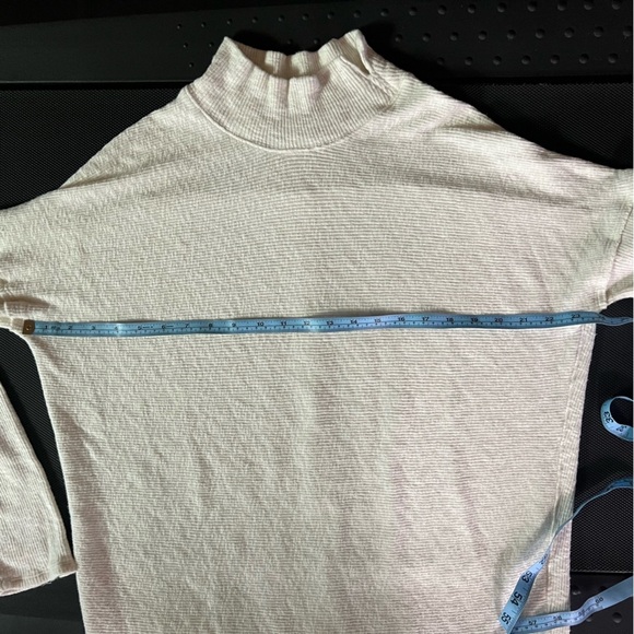 Free People Casey Tunic Sweater im Ivory.  size Small. - Picture 13 of 15